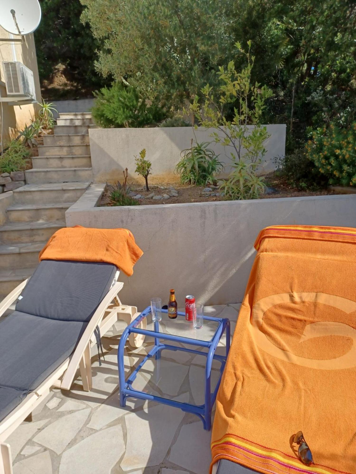 קבלייר-סור-מר Appartement Rez De Jardin Dans Villa Vue Mer מראה חיצוני תמונה